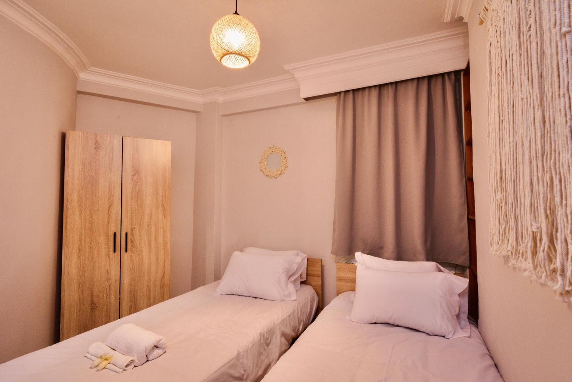 Stylish W Jacuzzi, 5 Min To White Tower Apartment *